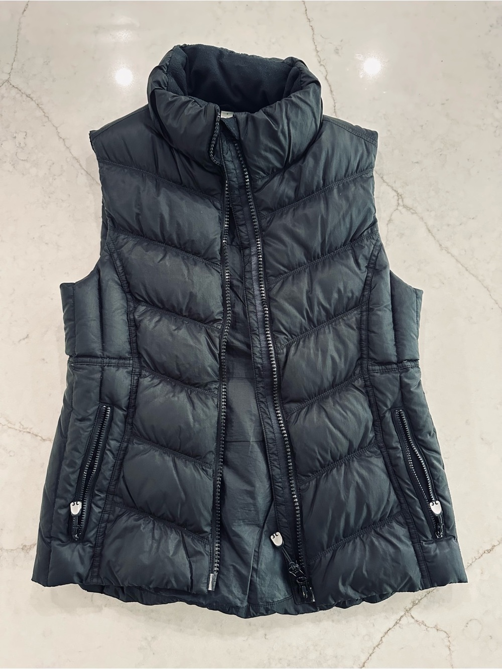 lululemon athletica Black Quilted Down Vest - Women's Size 4